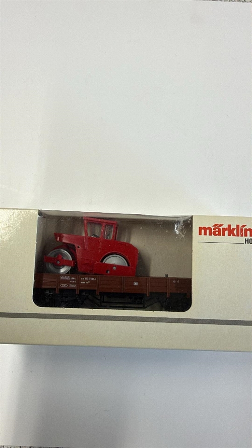 Märkin 44241 Fladvogn med vejtromle (BRUGT)
